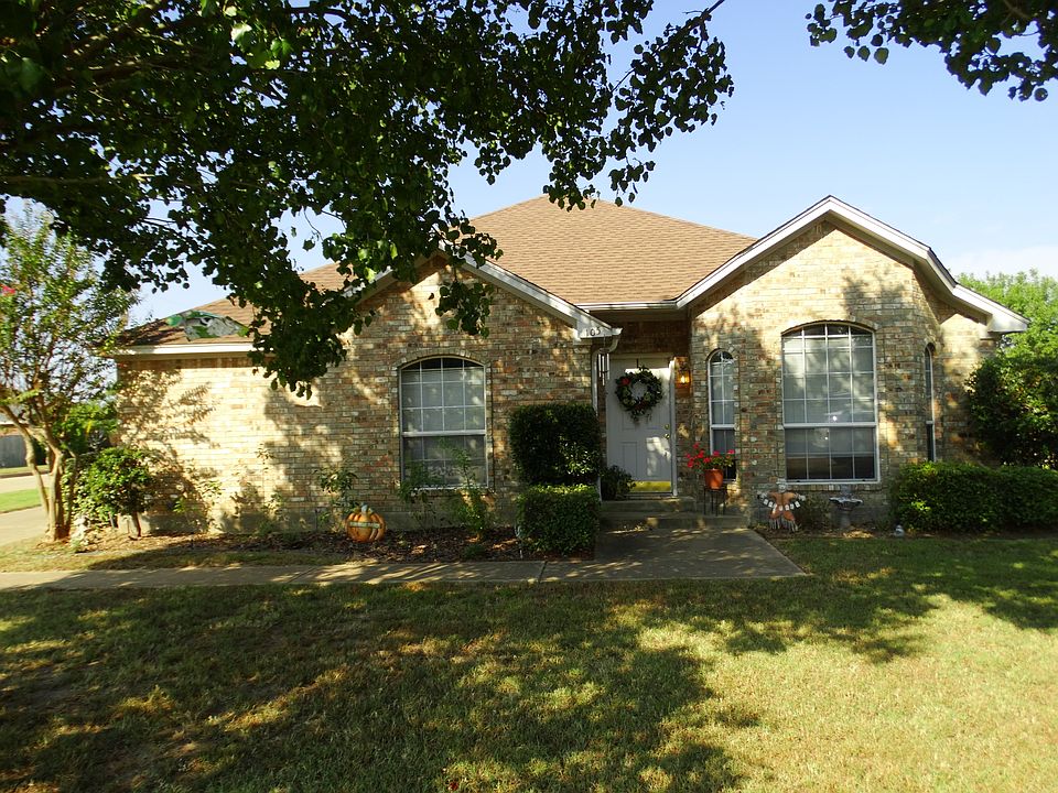 1st image of 105 Hickory Ln
