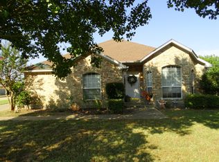 105 Hickory Ln, Bullard, TX 75757