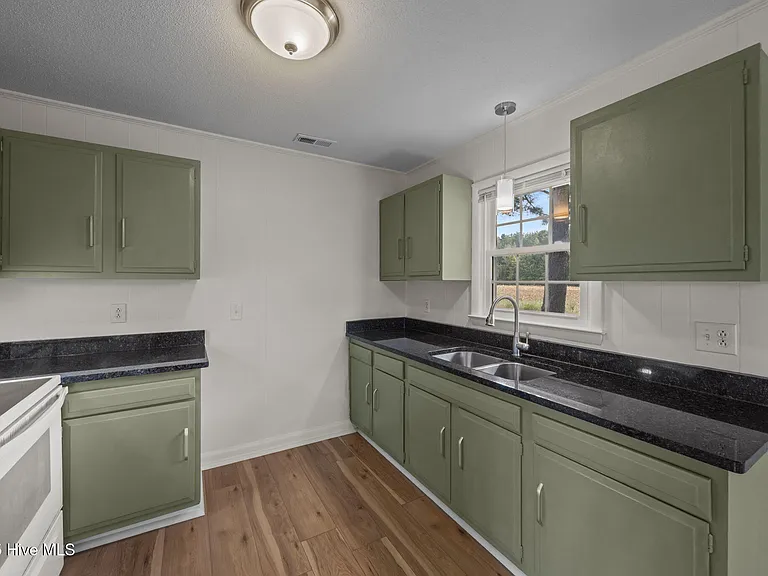 74 Cedar Rd — Photo 10