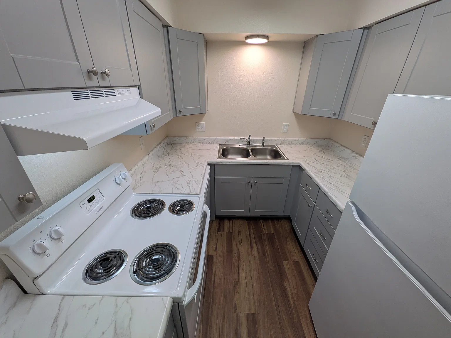 2 bed, 784 sqft, $1,500 — Photo 2