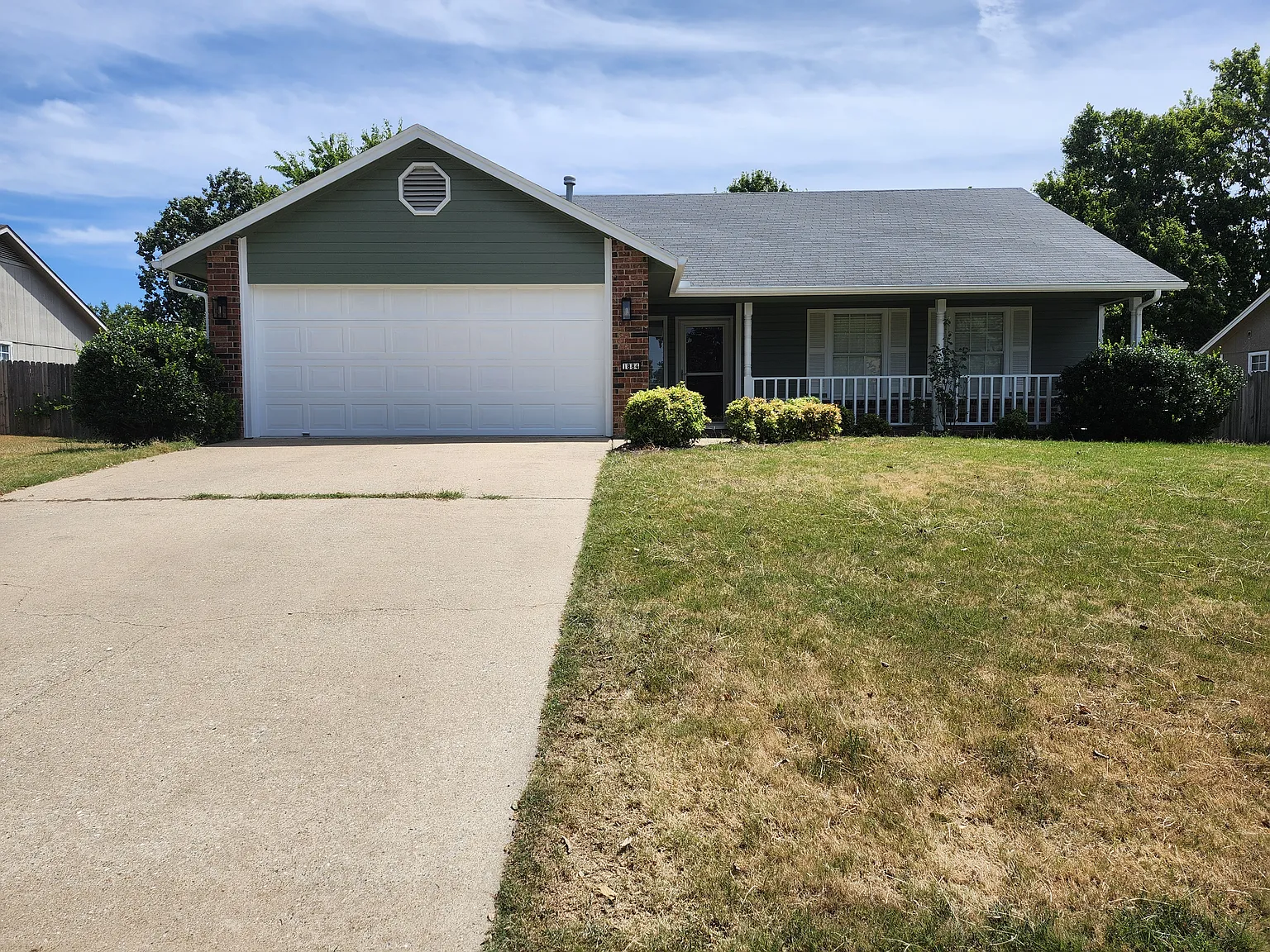 3 bed, 1305 sqft, $1,850 — Photo 1