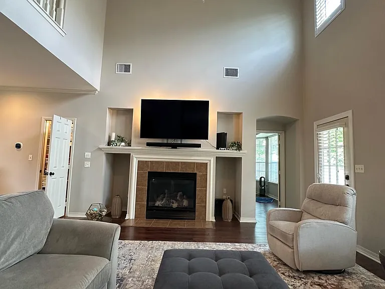 200 Grey Eagle Dr — Photo 11