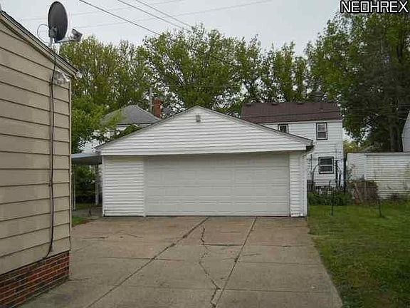 3rd image of 16204 Biltmore Ave