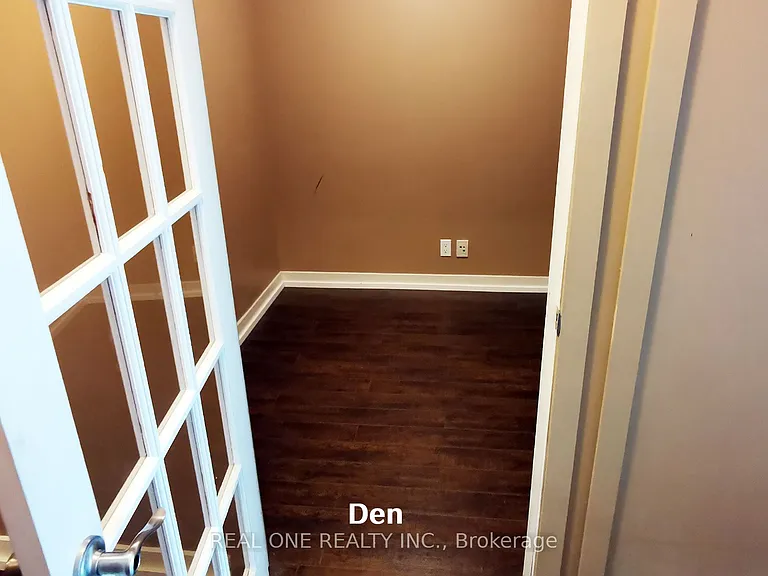 81 Navy Wharf Ct #810 — Photo 17