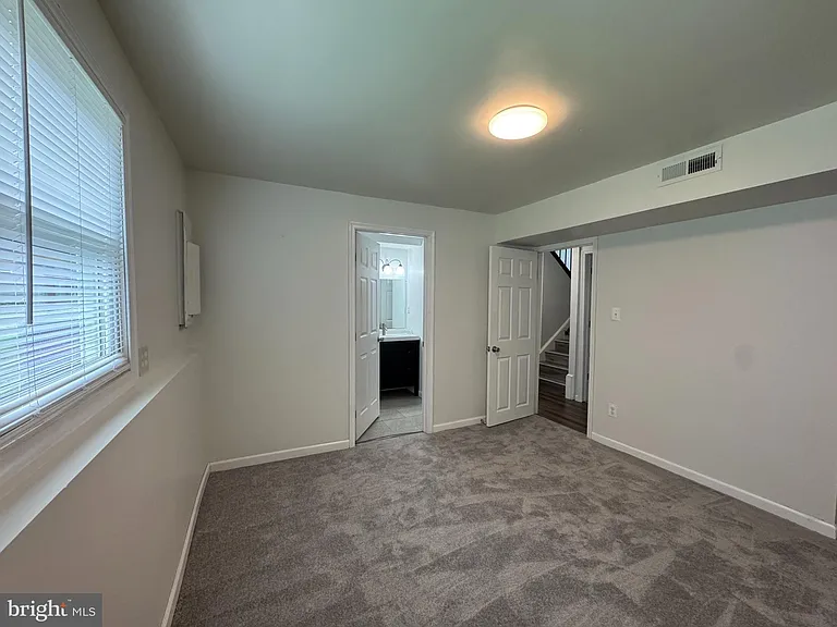 5077 Macnamara Dr — Photo 19