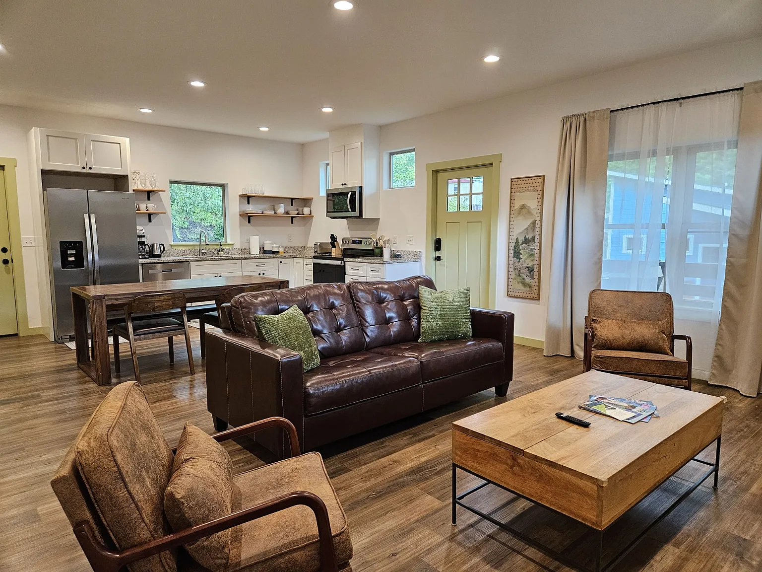 3 bed, 1188 sqft, $3,000 — Photo 3