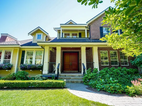 17268 4th Ave, Surrey, BC V3Z 9P7