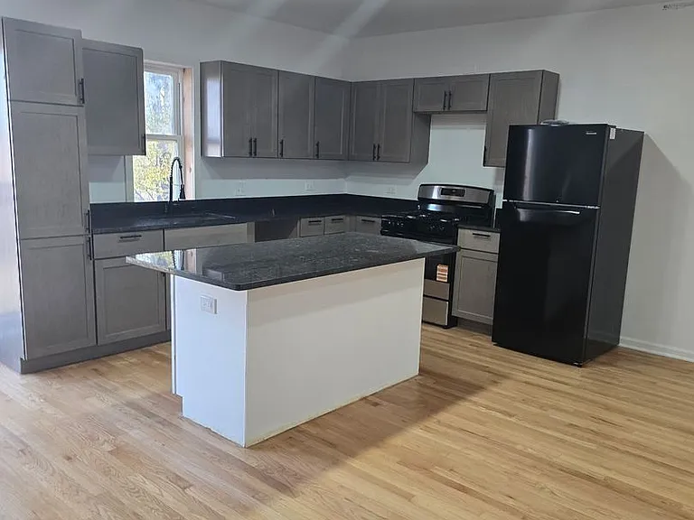 3601 W 53rd St — Photo 44