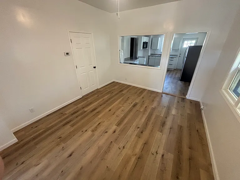 1319 Cody St — Photo 3