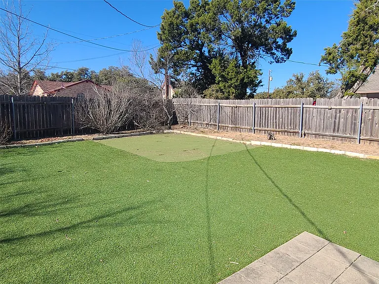 606 Tyrone Dr — Photo 23