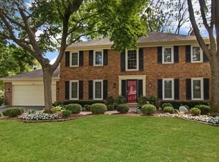 325 Versailles Dr, Northbrook, IL 60062
