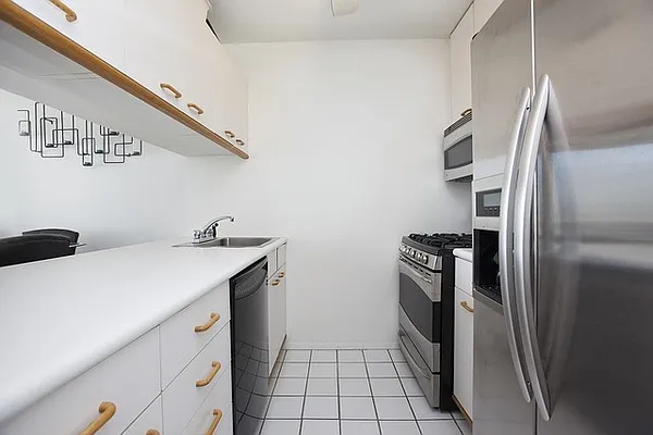 Rented by Compass | media 7