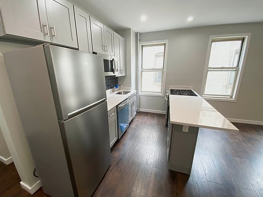4th image of 23-19 Steinway St #3G