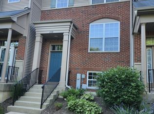 228 Station Park Cir, Grayslake, IL 60030