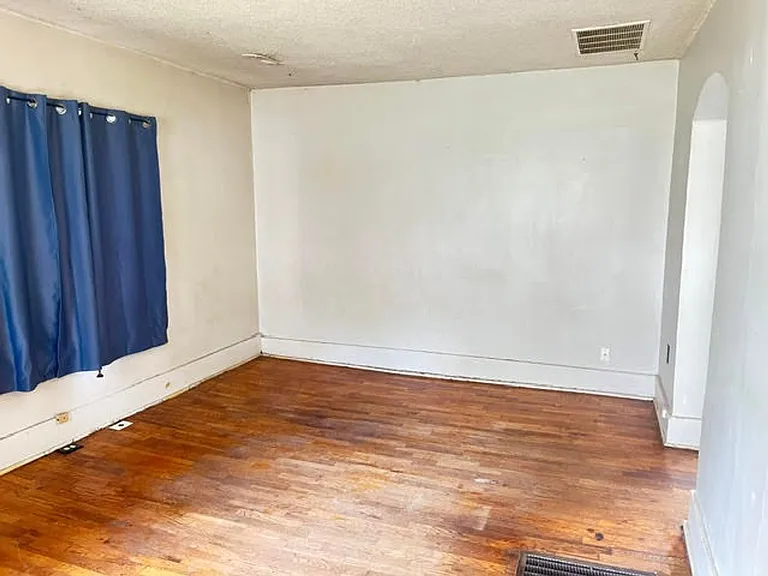 244 N Vine St — Photo 18