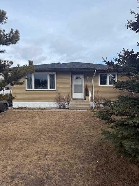 1st image of 11510 Manning Cres