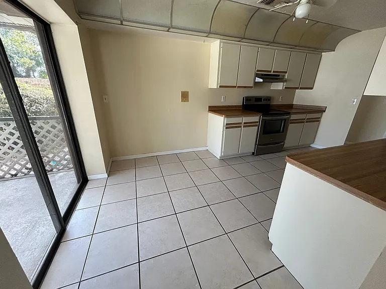 1649 Georgetowne Blvd — Photo 22