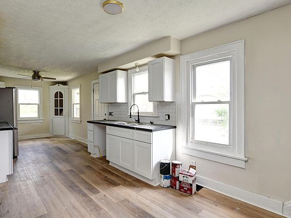2nd image of 2746 Bulen Ave