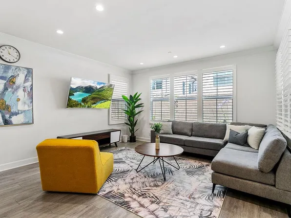 113 Baja, Irvine, CA 92620