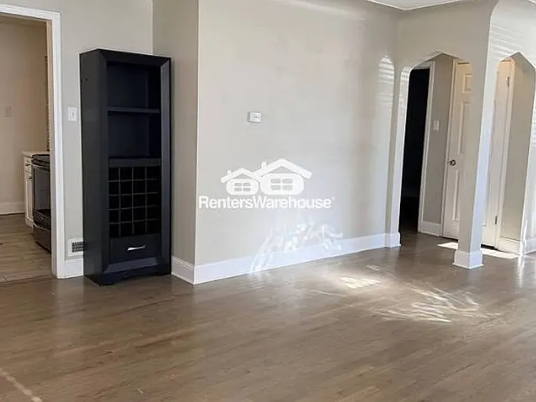 3315 E 31st Ave — Photo 5