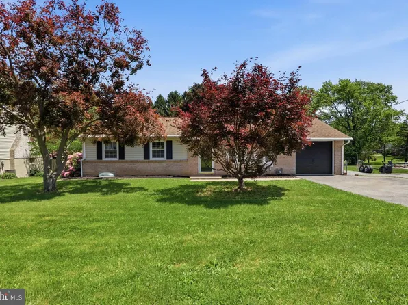 1825 Powder Mill Rd, York, PA 17402