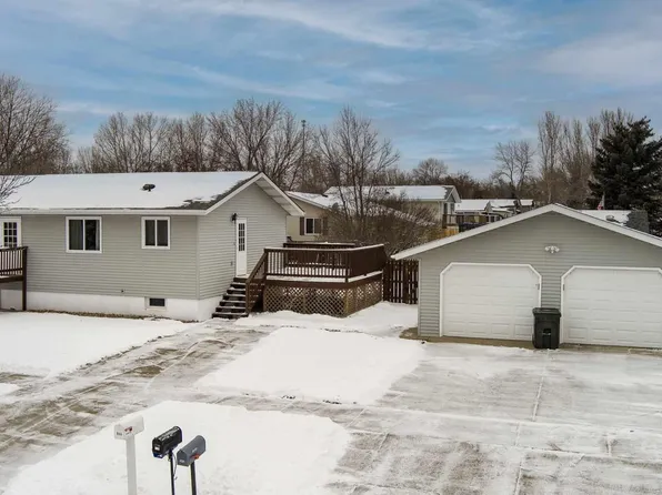 944 Antelope Dr, Hazen, ND 58545