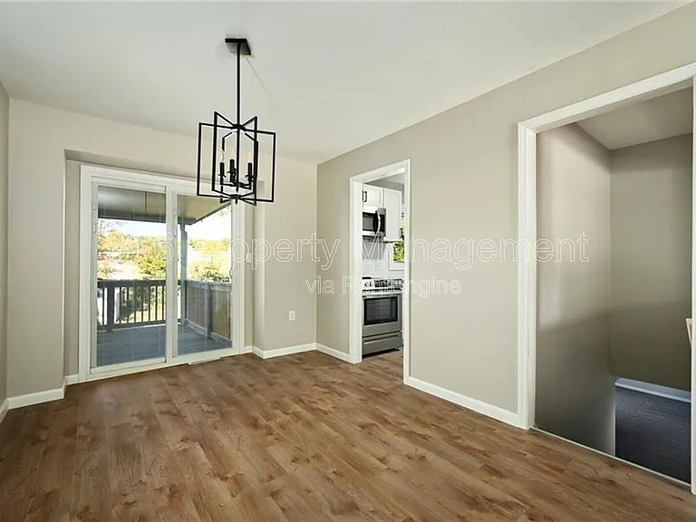 12120 W 63rd Ter — Photo 4