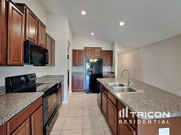 5th image of 5029 Golden Fig Ln