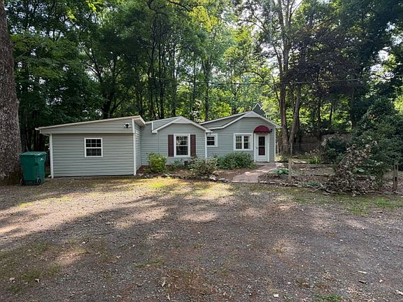 2nd image of 3062 Harper Rd