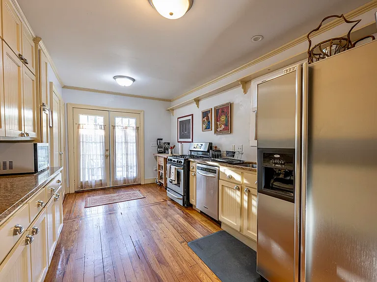 566 Newberry St SW — Photo 9