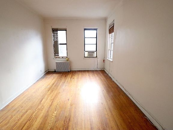 4th image of 352 E 85th St APT 3B