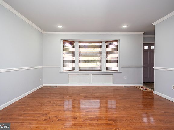 5th image of 300 Cherrywood Dr