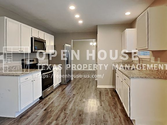 5th image of 18206 Gravenhurst Ln