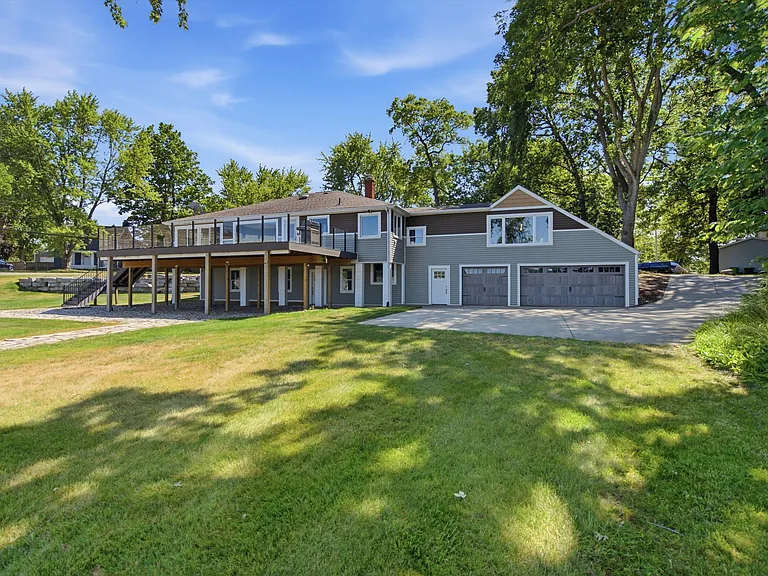 2200 S Long Lake Rd — Photo 43