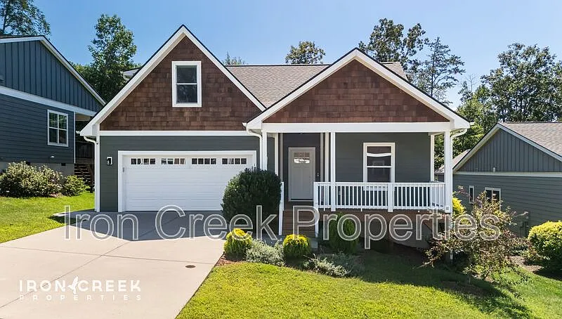 3 bed, 3.0 bath, 1638 sqft, $2,695 — Photo 1