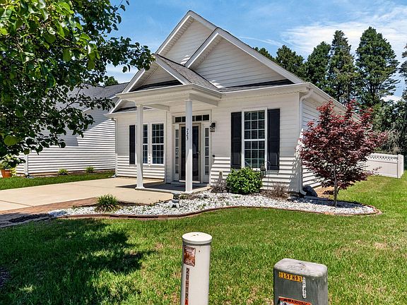 3rd image of 723 Barlang Cir