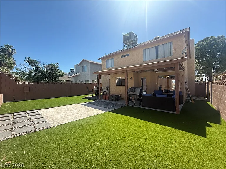 817 Schooner Dr — Photo 2