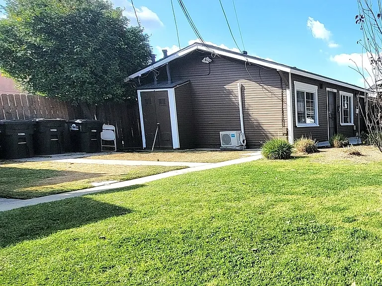 8128 Seville Ave #B — Photo 7