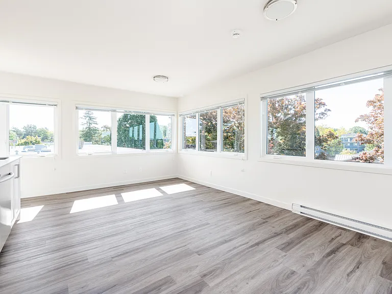 1300 Yates St — Photo 21