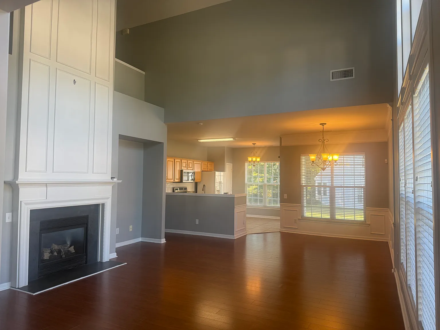 3 bed, 1880 sqft, $2,350 — Photo 4