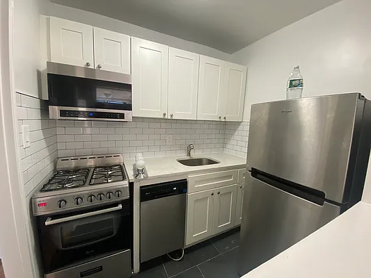 Rented by Zjama Realty Corp | media 12