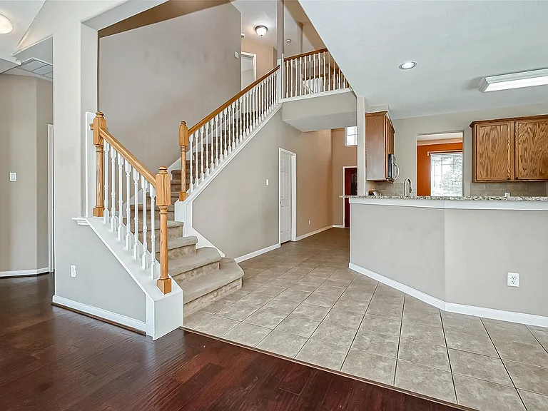 2218 Falcon Knoll Ln — Photo 12