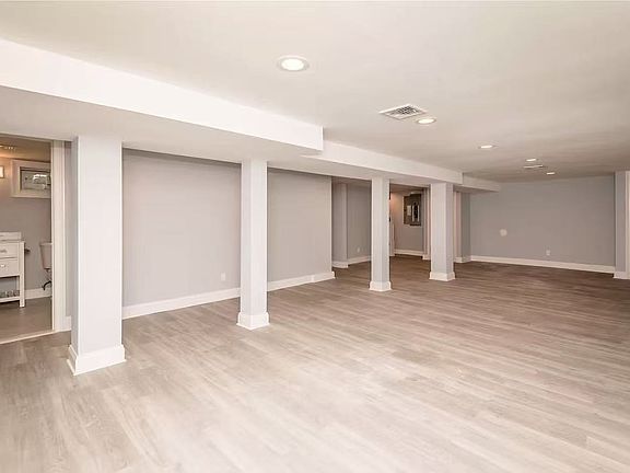 4th image of 345 Starke Ave