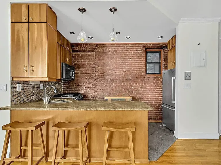 344 W 49th St #2A — Photo 3