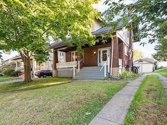 3rd image of 3746 Andrew Ave
