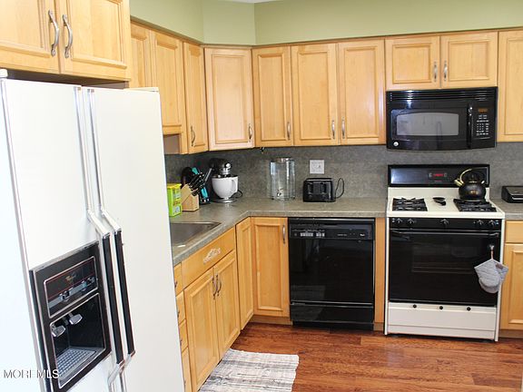 2nd image of 96 Joan Court
