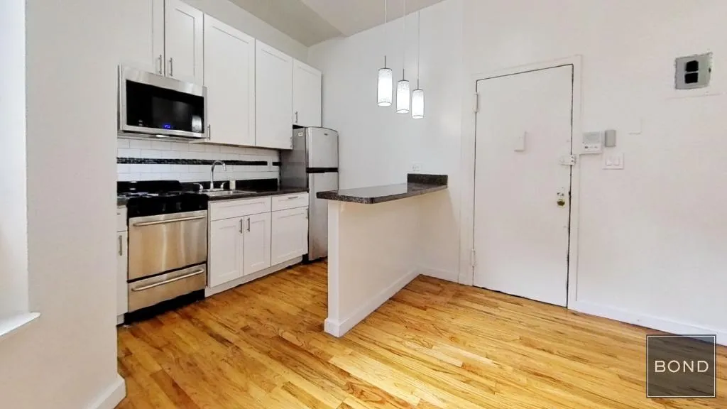 139 West 28th Street #5M in Chelsea, Manhattan | StreetEasy