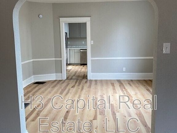 4th image of 2446 State St #B