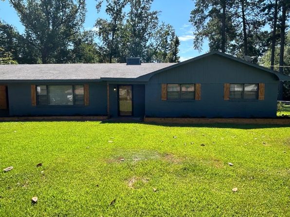 3213 Sandra Dr