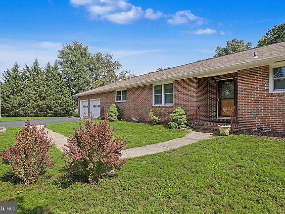 3rd image of 2048 Bustleton Rd